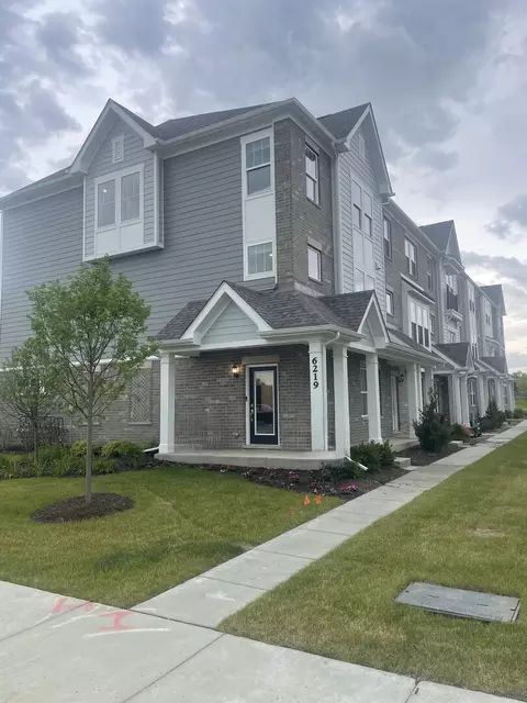 6291 Sandbelt Dr #34005, Woodridge, IL 60517