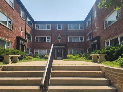 1318 Central St #1N, Evanston, IL 60201