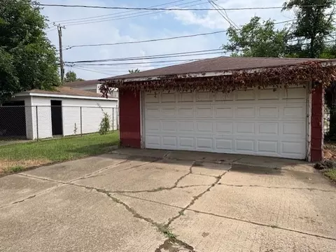 Exterior - 323 E 87th St, Chicago, IL 60619 photo 3 of 4