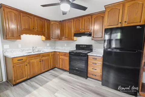 502 E 3rd St, Herscher, IL 60941 photo 5