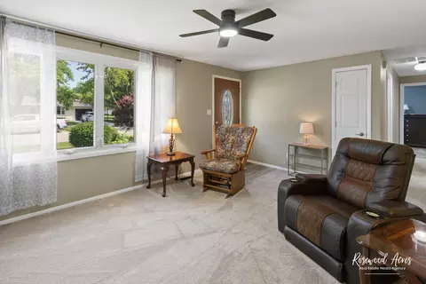 502 E 3rd St, Herscher, IL 60941 photo 6