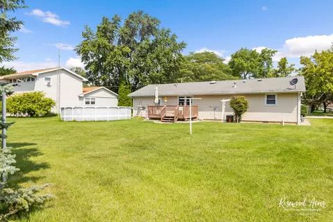 502 E 3rd St, Herscher, IL 60941 photo 2