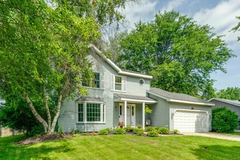 5410 Winding Creek Dr, Mchenry, IL 60050
