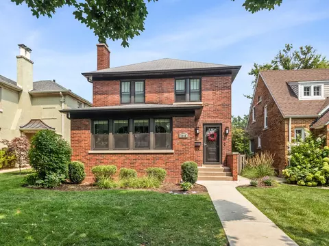 3035 Thayer St, Evanston, IL 60201
