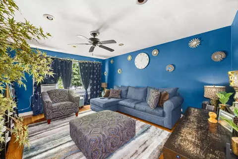 Living - 1406 Brummel St, Evanston, IL 60202 photo 2 of 4