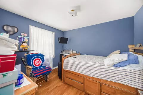 Bedroom - 1406 Brummel St, Evanston, IL 60202 photo 4 of 5