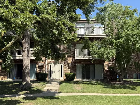239 W Court Of Shorewood #1B, Vernon Hills, IL 60061