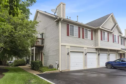 336 Windsor Ct #D, South Elgin, IL 60177