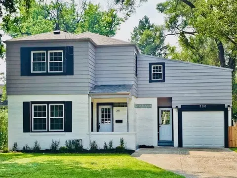200 S Delaplaine Rd, Riverside, IL 60546