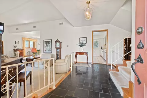 416 Hickory Haven Dr, Gurnee, IL 60031 photo 3