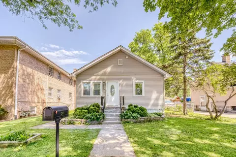 209 E Pine Ave, Bensenville, IL 60106