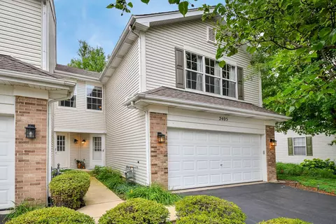2405 Stoughton Cir, Aurora, IL 60502