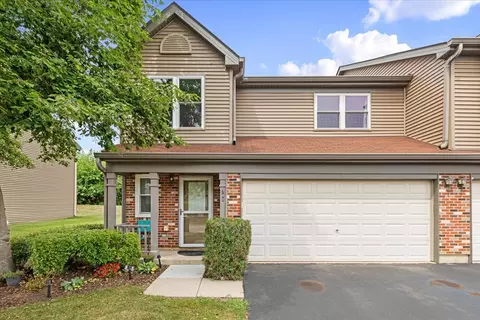 748 E Whispering Oaks Ct, Palatine, IL 60074