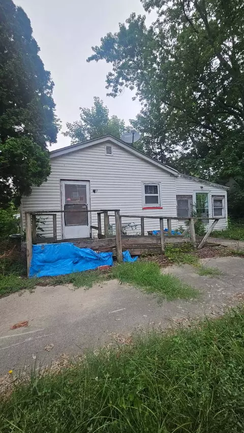 483 S 4th St, Sheldon, IL 60966