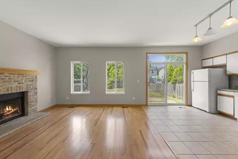 Living - 2721 River Bend Ln, Plainfield, IL 60586 photo 6 of 6