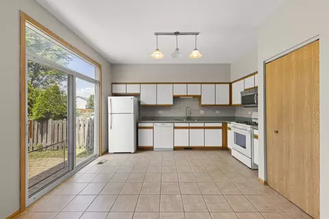 Kitchen - 2721 River Bend Ln, Plainfield, IL 60586 photo 1 of 2
