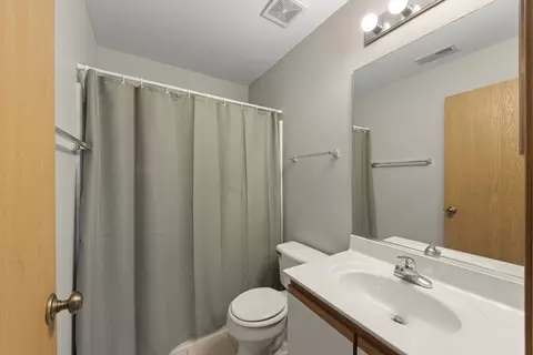 Bath - 2721 River Bend Ln, Plainfield, IL 60586 photo 4 of 4