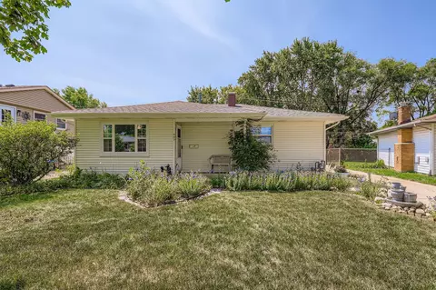 Exterior - 963 S Fletcher Dr, Wheeling, IL 60090 photo 1 of 6