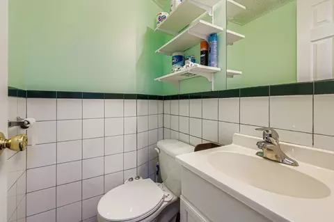 Bath - 963 S Fletcher Dr, Wheeling, IL 60090 photo 1 of 2