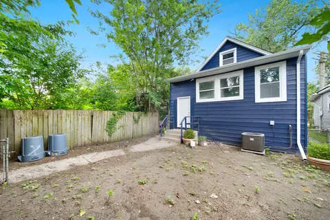 7652 12 S Coles Ave, Chicago, IL 60649
