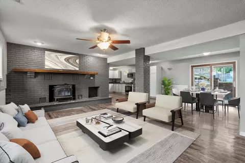 Living - 464 E Pilot Dr, Herscher, IL 60941 photo 1 of 4
