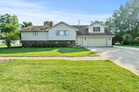 Exterior - 464 E Pilot Dr, Herscher, IL 60941 photo 1 of 3