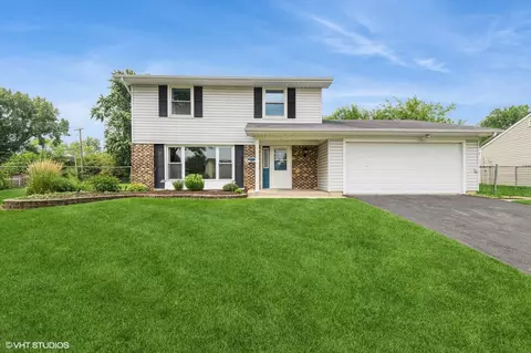 8022 S Carnaby Ct, Hanover Park, IL 60133