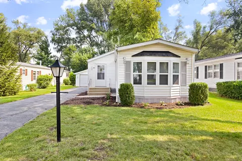 423 Pawnee Trl, Marengo, IL 60152