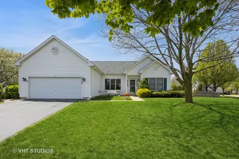 1496 Trailwood Dr, Crystal Lake, IL 60014