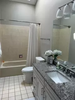 Bath - 21008 W Hazelnut Ln, Plainfield, IL 60544 photo 3 of 3