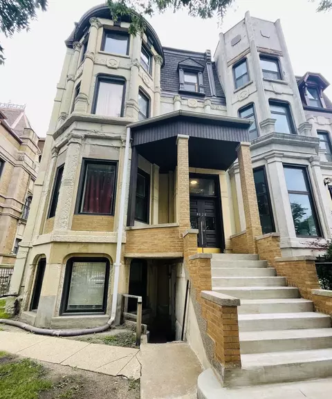 4028 S King Dr, Chicago, IL 60653