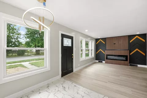 Living - 16218 Honore Ave, Markham, IL 60426 photo 5 of 5