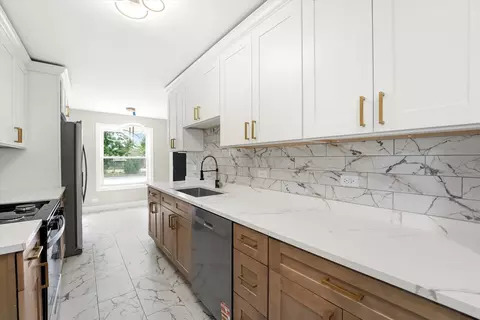 Kitchen - 16218 Honore Ave, Markham, IL 60426 photo 2 of 3