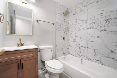Bath - 16218 Honore Ave, Markham, IL 60426 photo 1 of 1
