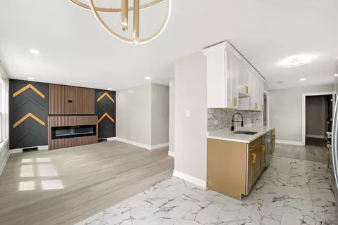 Living - 16218 Honore Ave, Markham, IL 60426 photo 4 of 5