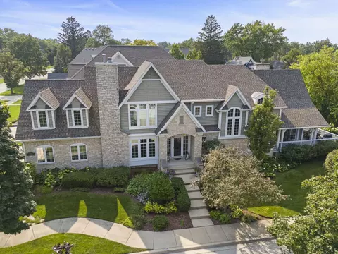 708 Highview Ave, Glen Ellyn, IL 60137
