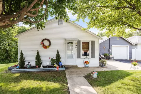 941 E Washington St, Morris, IL 60450