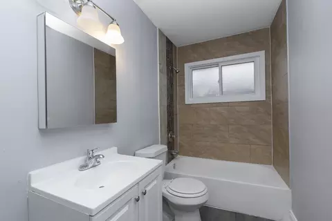 Bath - 16141 Wood St, Markham, IL 60428 photo 1 of 1
