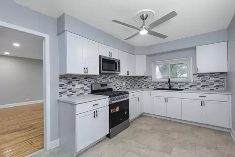 Kitchen - 16141 Wood St, Markham, IL 60428 photo 1 of 2