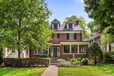 2011 Orrington Ave, Evanston, IL 60201