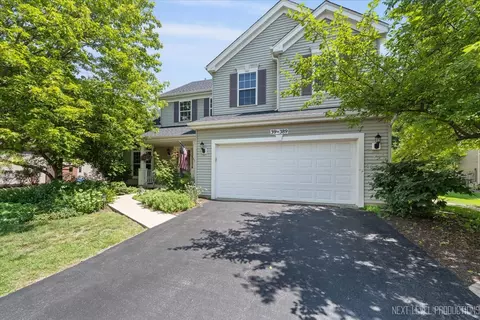 39 W W389 W Burnham Ln, Geneva, IL 60134