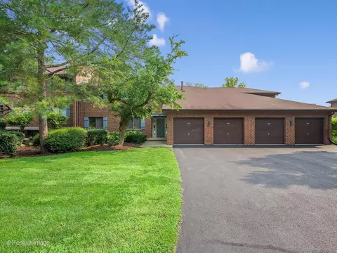1874 Portsmouth Dr #6-6C, Lisle, IL 60532