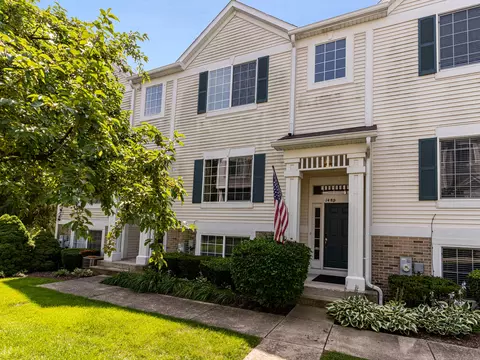 148 Enclave Cir #D, Bolingbrook, IL 60440