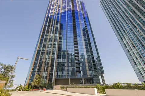 211 N Harbor Dr #409, Chicago, IL 60601