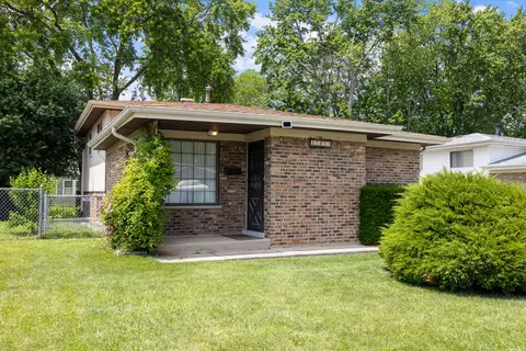 16492 Brockton Ln, Oak Forest, IL 60452