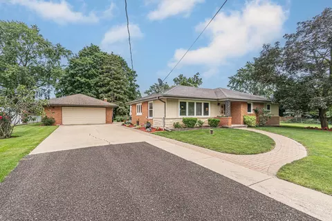 1620 Vermont St, Rolling Meadows, IL 60008