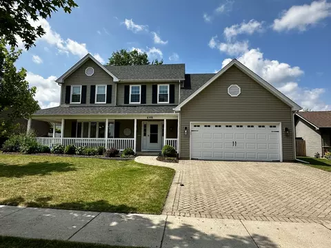 648 N Airlite St, Elgin, IL 60123