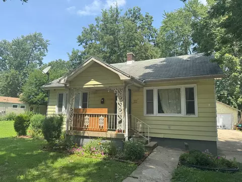 210 W Beardsley Ave, Champaign, IL 61820