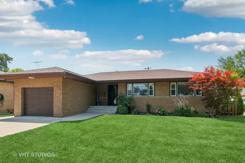 7336 N Tripp Ave, Lincolnwood, IL 60712