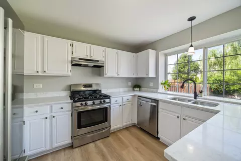 Kitchen - 414 Summersweet Ln, Bartlett, IL 60103 photo 2 of 3